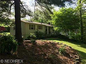 2414 Volney Rd photo 1