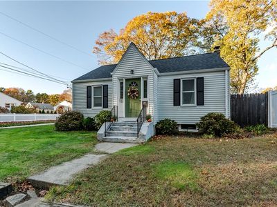 122 New Rd E, Rumford, RI, 02916