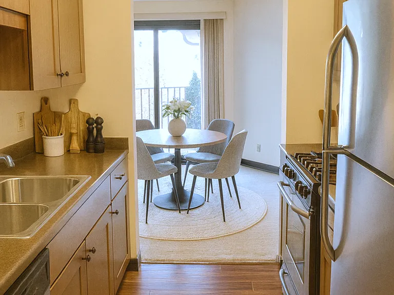 Cedars of Edina Apartments — Photo 156