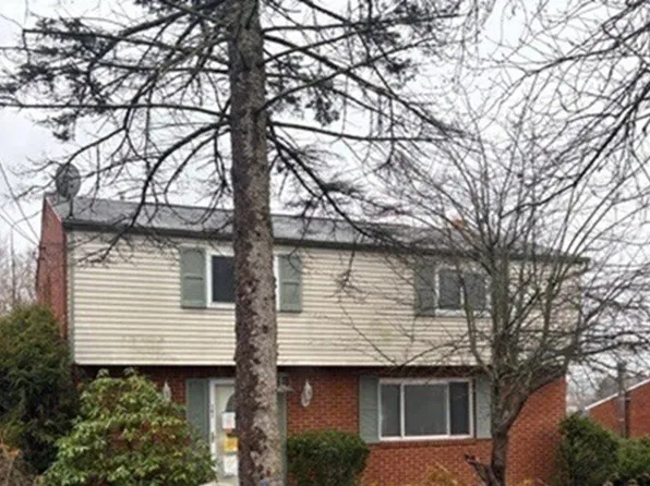 161 Alcan Dr, Pittsburgh, PA 15239
