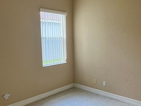 3rd image of 5579 55th Avenue