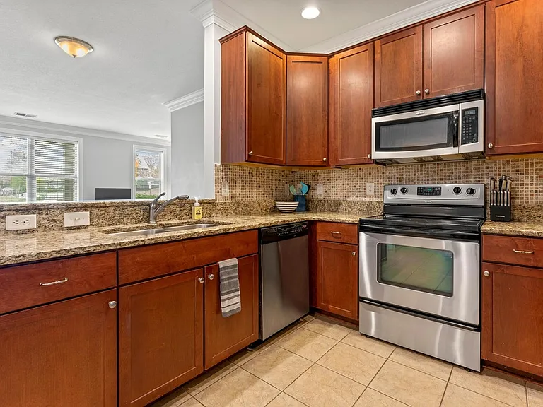515 W 1st Ave — Photo 13