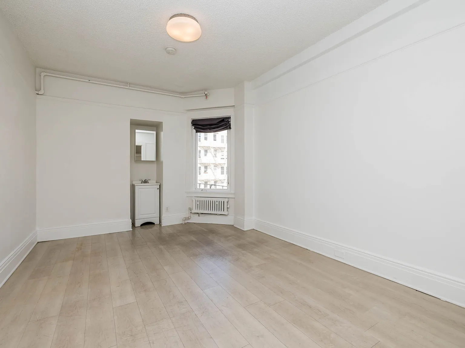 Studio, 170 sqft, $1,095 — Photo 1
