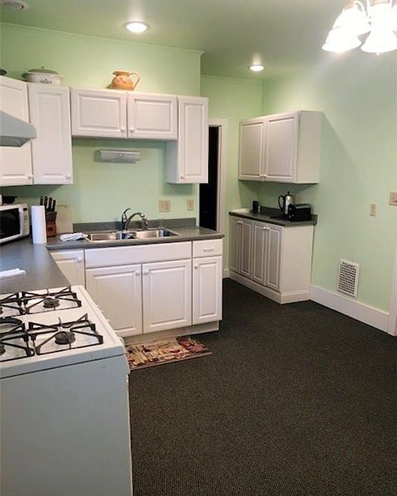 2nd image of 900 Arnold Ave