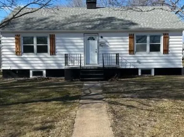 916 S Sycamore St, Grand Island, NE 68801