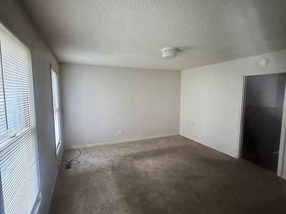 5th image of 1613 Huntington Dr #1611