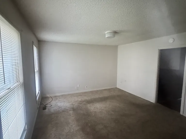 1613 Huntington Dr #1611 — Photo 5