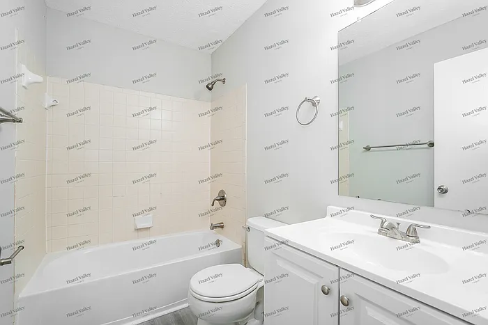 5224 Victoria St — Photo 11