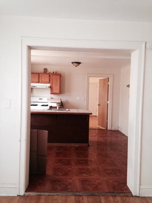 1st image of 9304 S Escanaba Ave #1