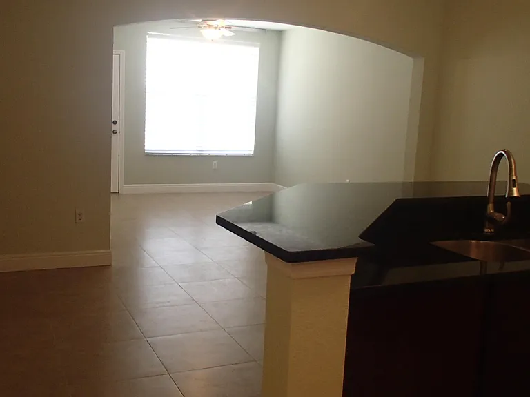 1708 Belmont Pl #1708 — Photo 4