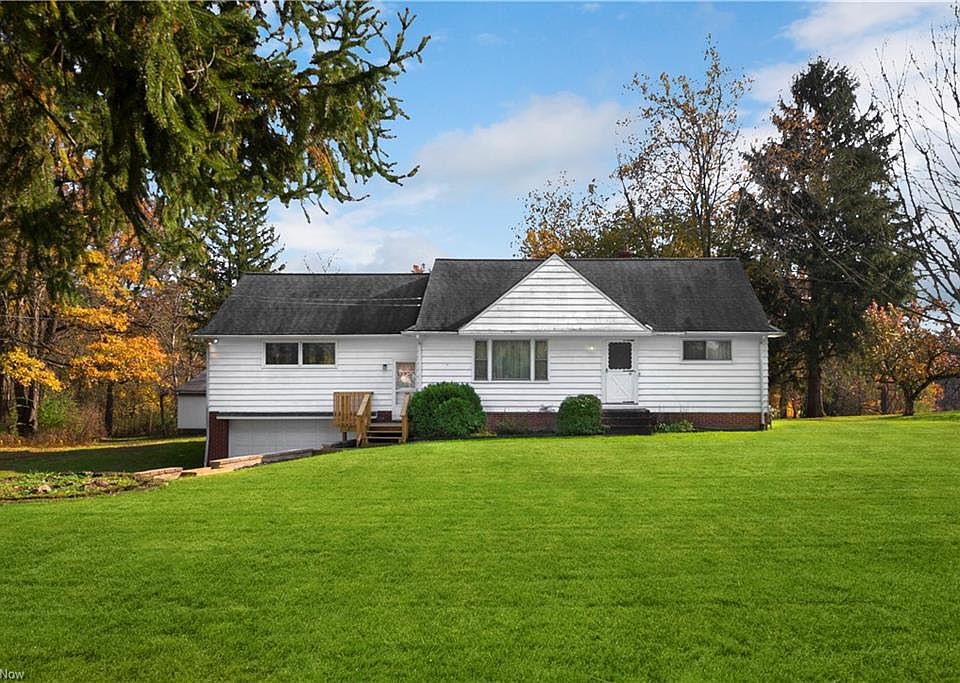 1st image of 15875 Briarwood Dr