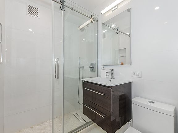 5th image of 45 Tudor City Pl APT 1702