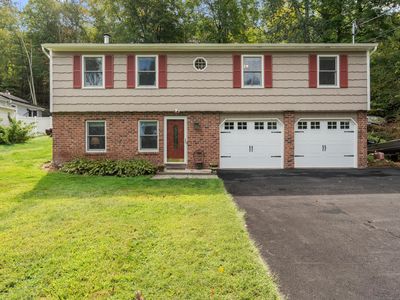 82 Lakeview Terrace, Sandy Hook, CT, 06482