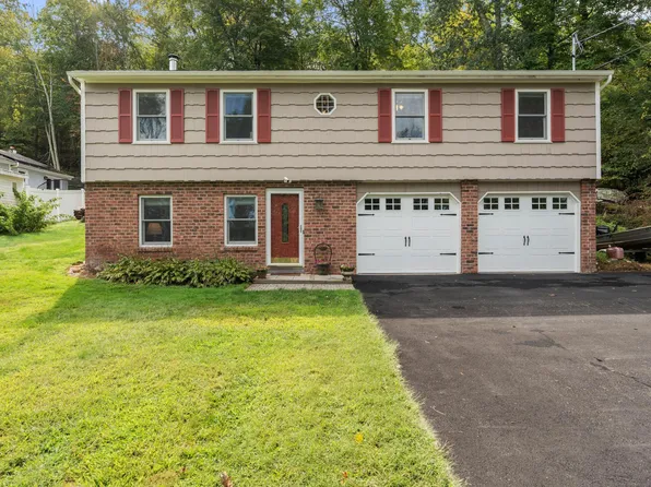 82 Lakeview Terrace, Newtown, CT 06482