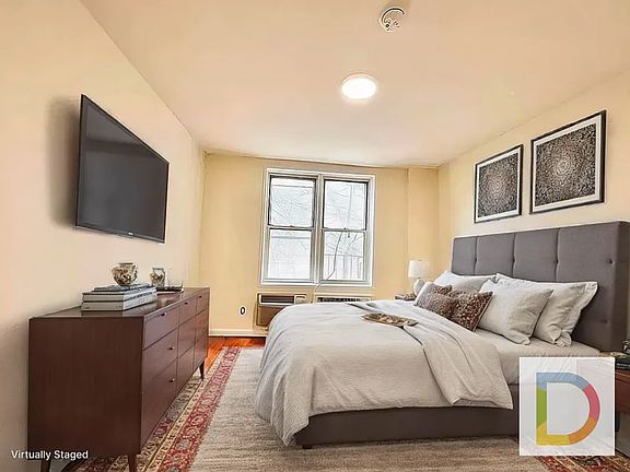 5th image of 24520 Grand Central Pkwy APT 5L