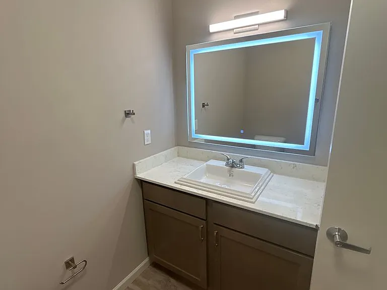 Plaza 93 Apartments — Photo 53