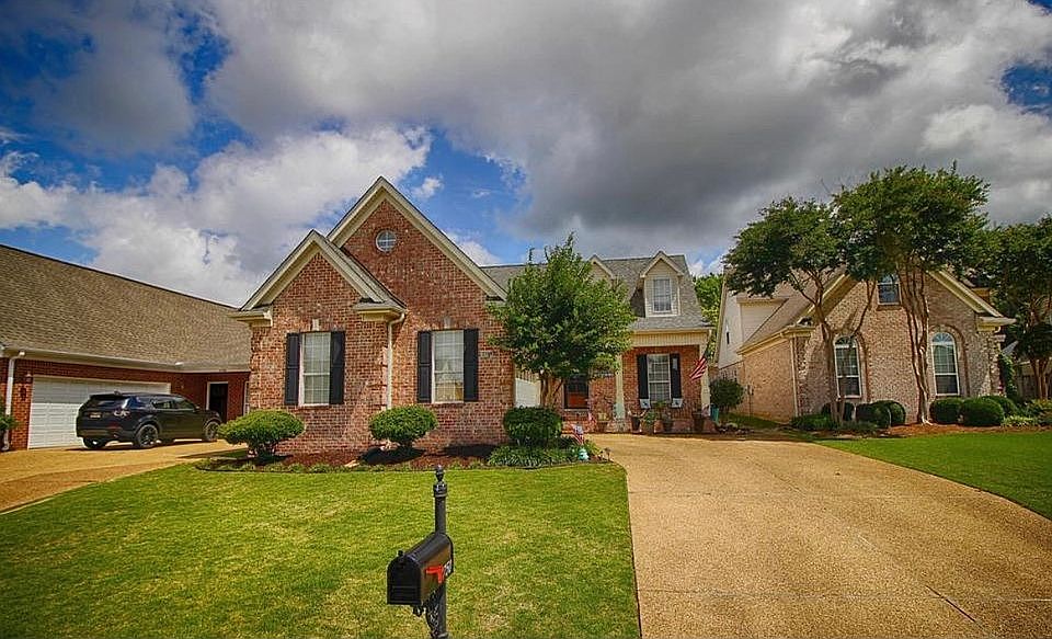 1st image of 2750 Graystone Dr