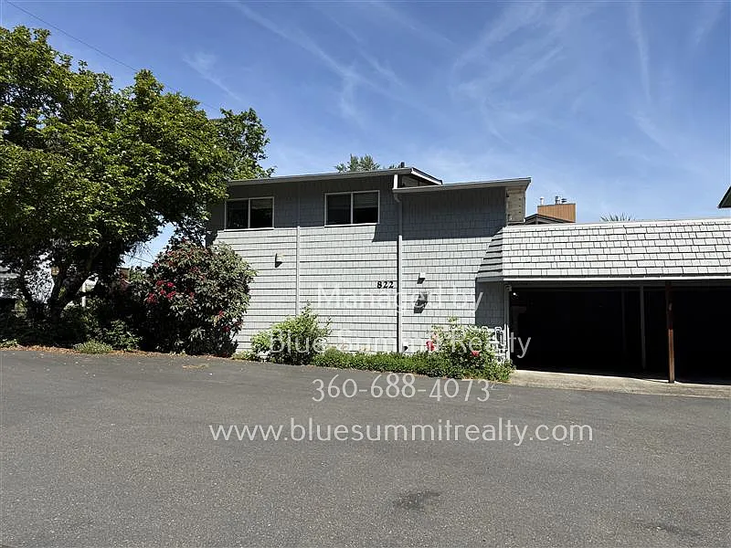 Building Photo - 822 6th Ave SW