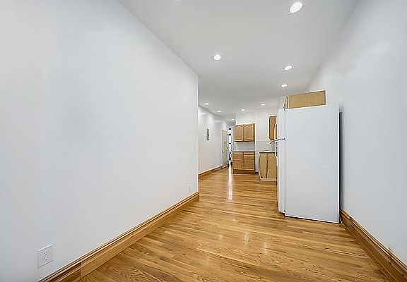 2nd image of 254 4th Ave APT 4