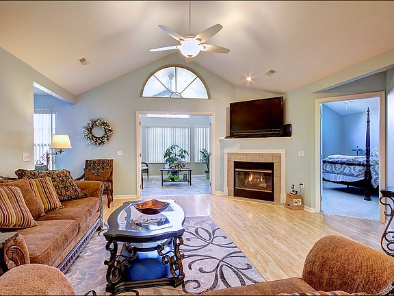 4th image of 2855A Canterbury Cir