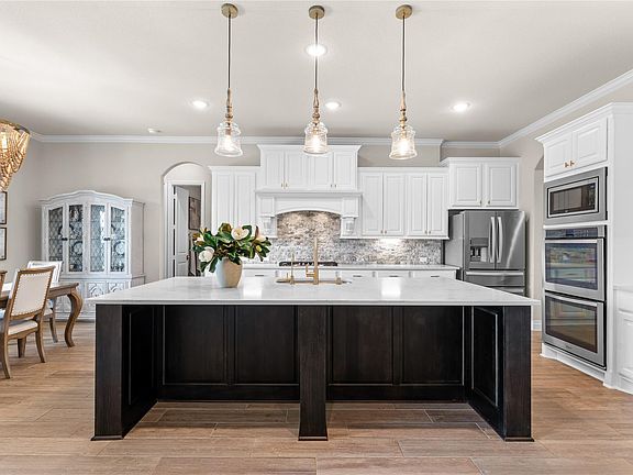 4th image of 40803 Mostyn Dr