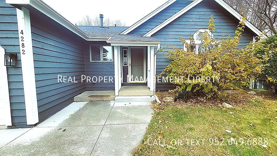 Stunning 4-Bedroom, 3-Bath Home with Expansive Fenced Yard and 3-Car Garage in Savage — Photo 2