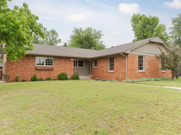 2149 Fremont Dr, The Village, OK 73120
