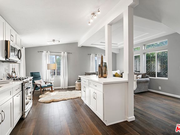 3rd image of 23 Bali Ln