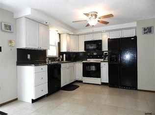 2735 Thornbridge Rd E, York, PA 17408