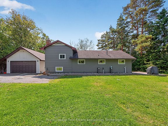 5th image of 389 Falcon Rd