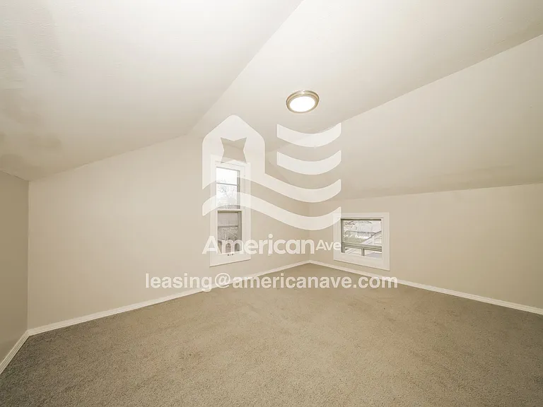 1803908_012_bedroom_11.jpg