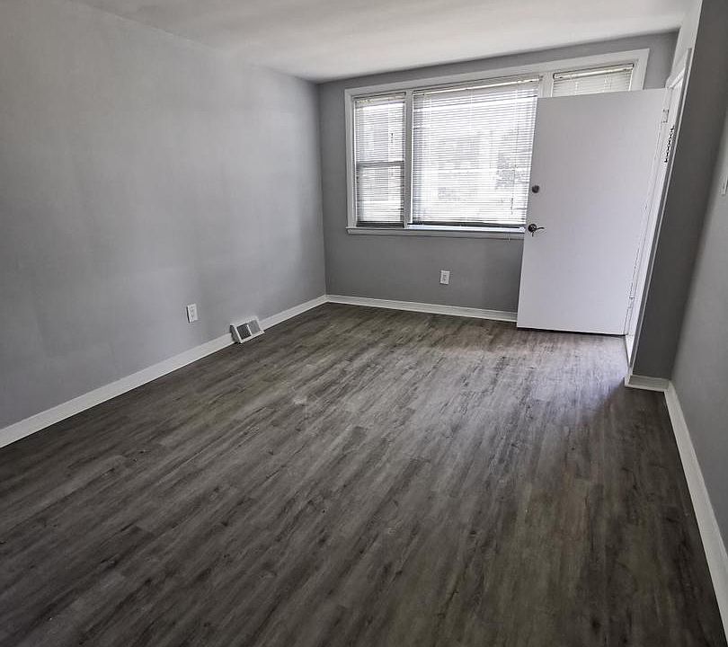 1st image of 1864 Glendale Ave
