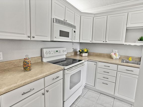 3rd image of 2460 Juniper Dr APT 203