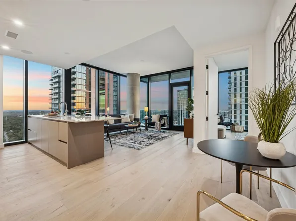 610 Davis St #3102, Austin, TX 78701