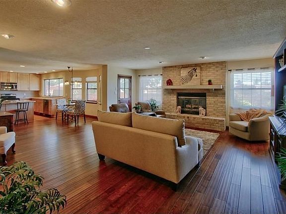 4th image of 5701 Royal Oak Pl NE