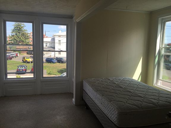2nd floor bedroom