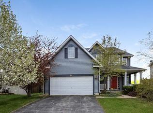 543 Redwing Ct, Grayslake, IL 60030