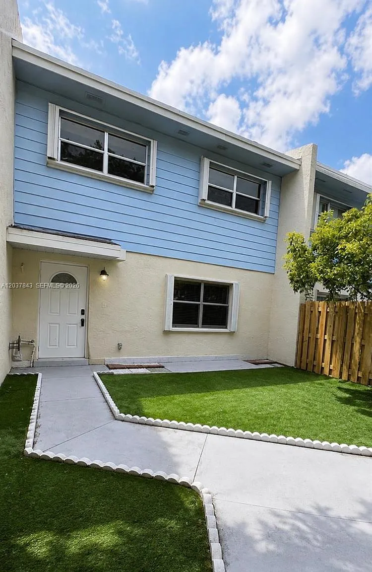 Black Creek Villas — Photo 1