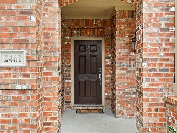 Welcome to 2461 Dove Creek!