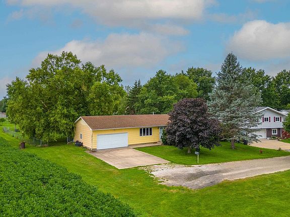 2nd image of 4202 Orchard Dr