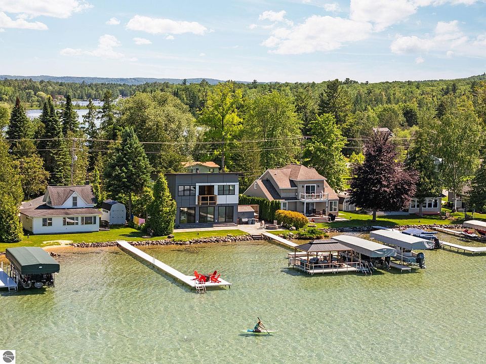 1st image of 7586 Crystal Beach Rd NW