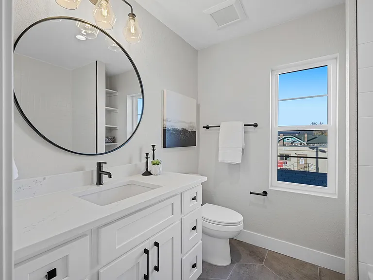 1476 Newton St — Photo 29