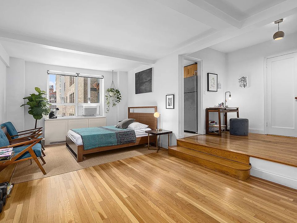 1st image of 200 W 20th St APT 916