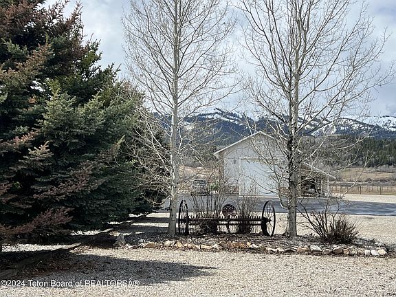 5th image of 246 Kara St