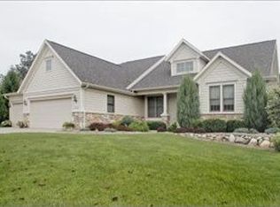 8418 Parkstone Ter, Mattawan, MI 49071