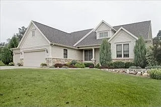 8418 Parkstone Ter photo 1