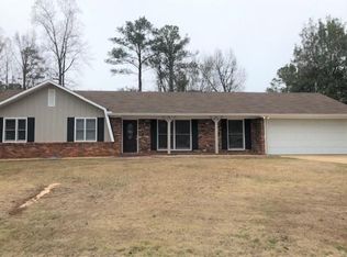 6825 Brewster Ct, Columbus, GA 31904