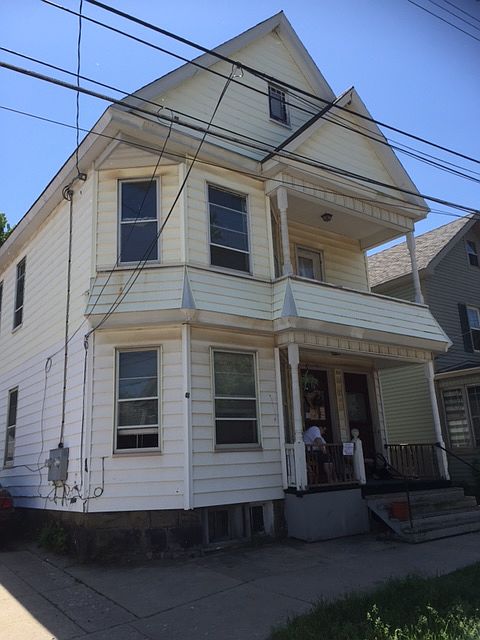 2nd image of 523 Paige St