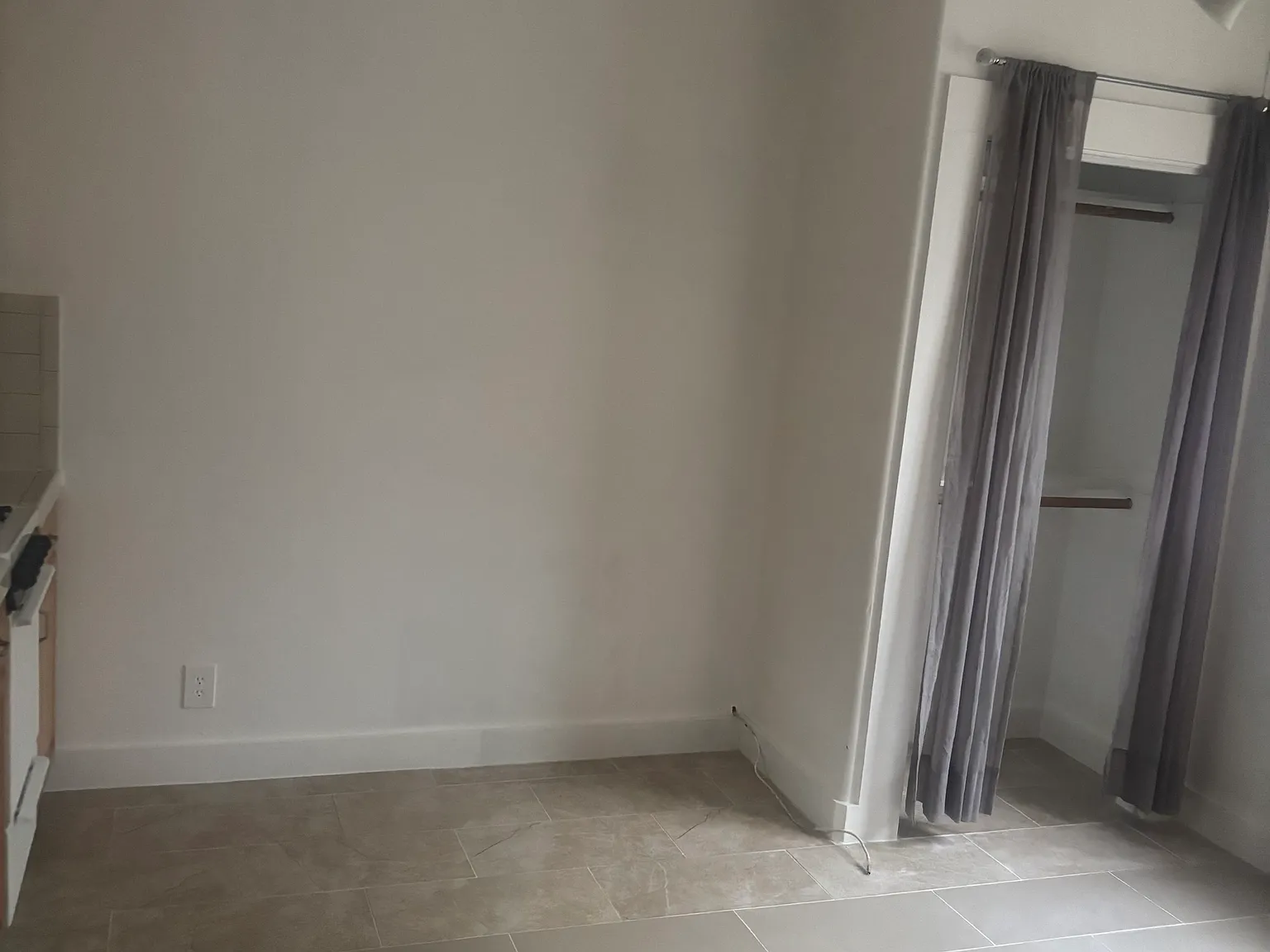Studio, 300 sqft, $1,650 — Photo 2
