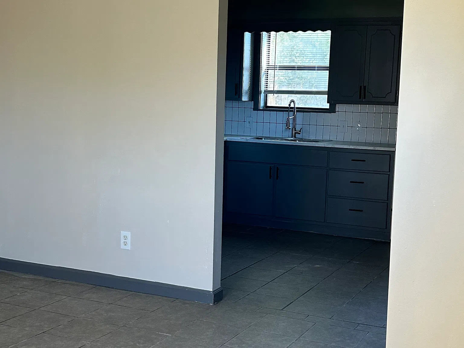 2605 W C St — Photo 4